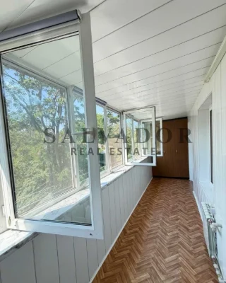 Продається 2-кімнатна квартира 56 м² з ремонтом, вул. Прохорівська
