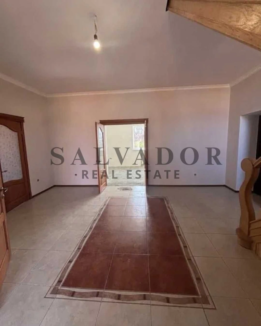 Продаж просторого будинку 219 м² на 9 сотках, Червоний Хутір