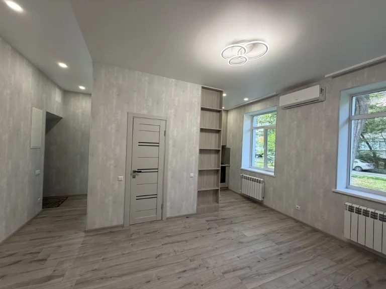 Selling 2-bedroom apartment