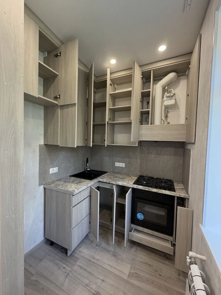 Selling 2-bedroom apartment