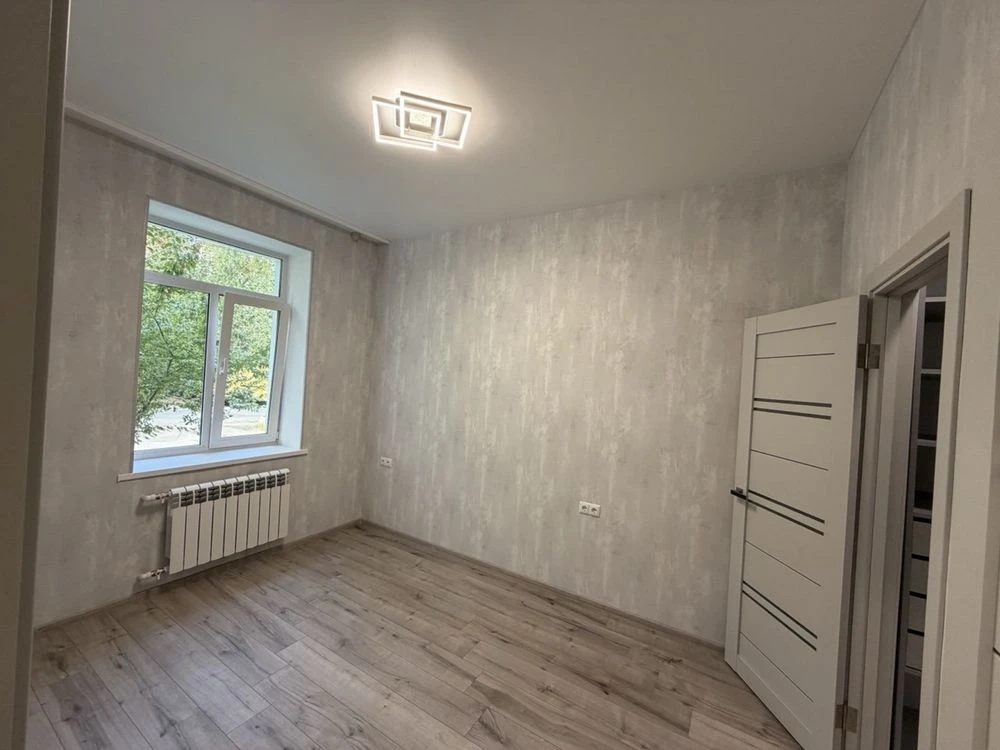 Selling 2-bedroom apartment