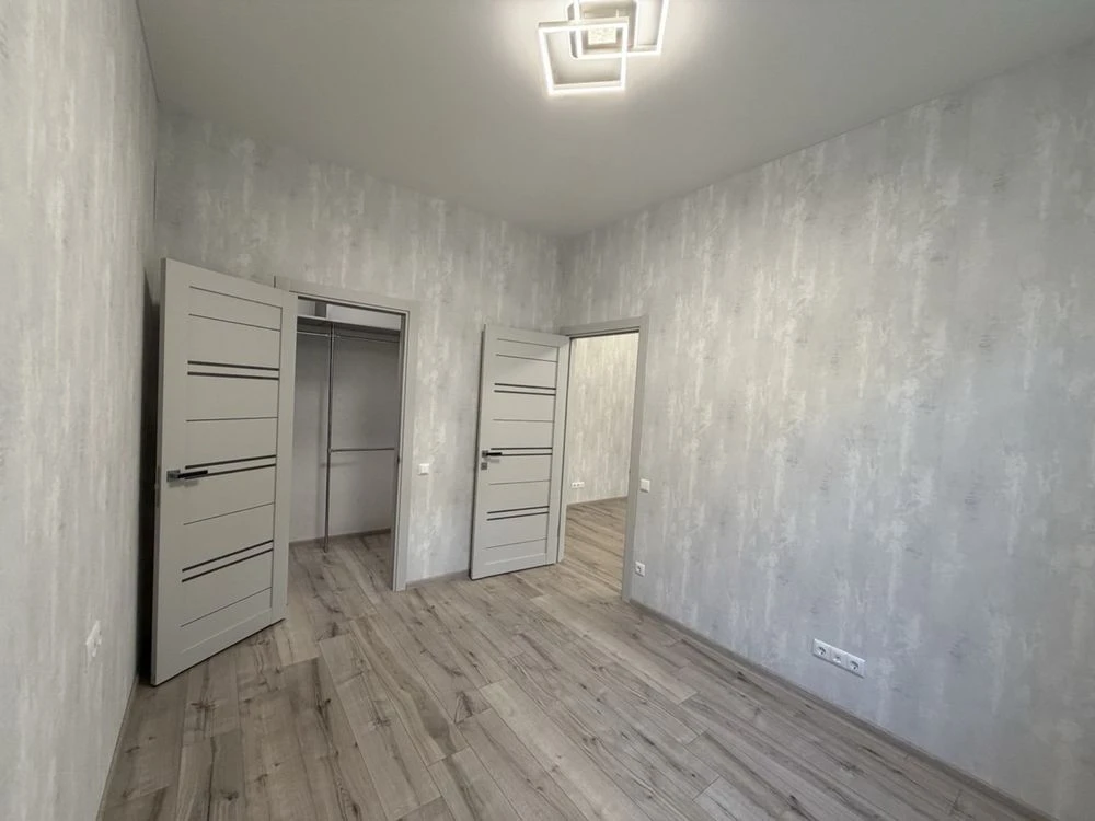 Selling 2-bedroom apartment