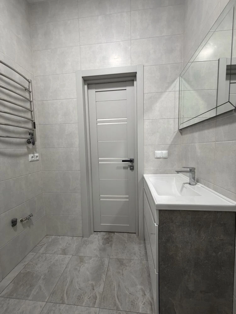 Selling 2-bedroom apartment