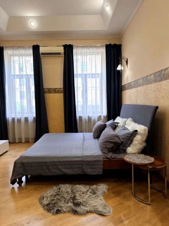 Exclusive 3-bedroom apartment in the historic center of Kyiv