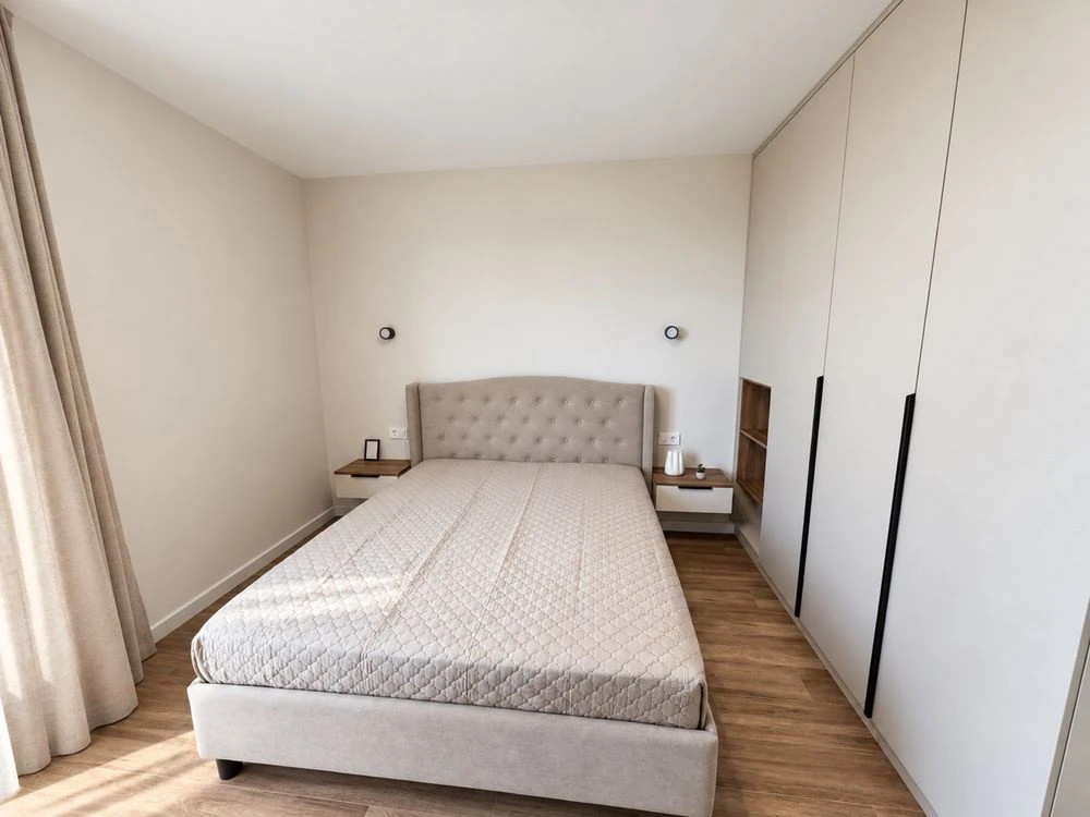 Sale of a 1-bedroom apartment in a low-rise new building