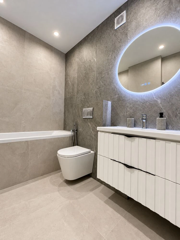 Sale of a 1-bedroom apartment in a low-rise new building