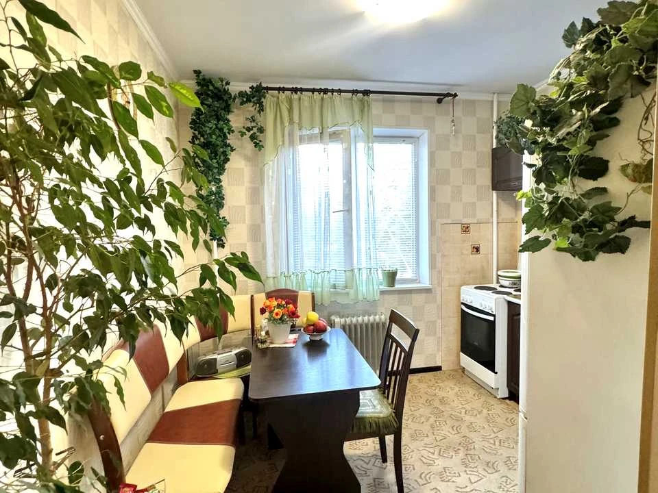 Apartment. Akademika Zabolotnogo Street, Kyiv