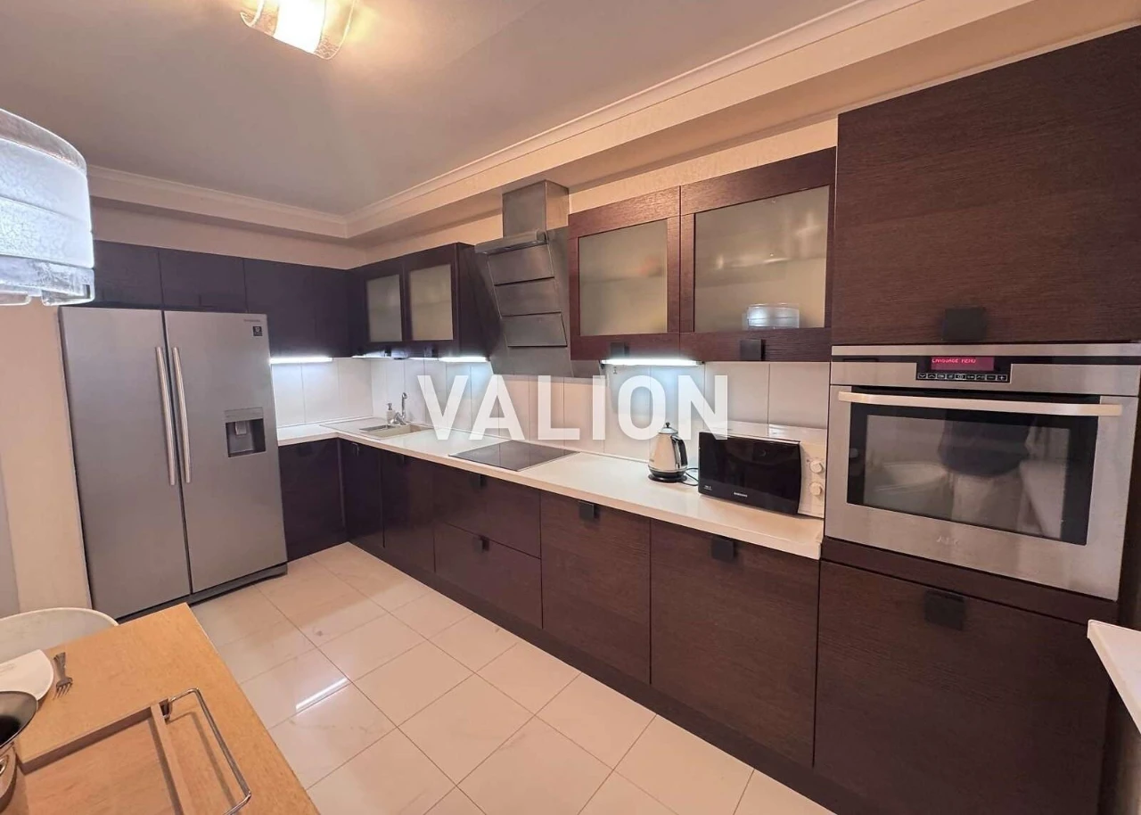 Sale of a 4-room apartment on Prospect Valeriy Lobanovskyi 126