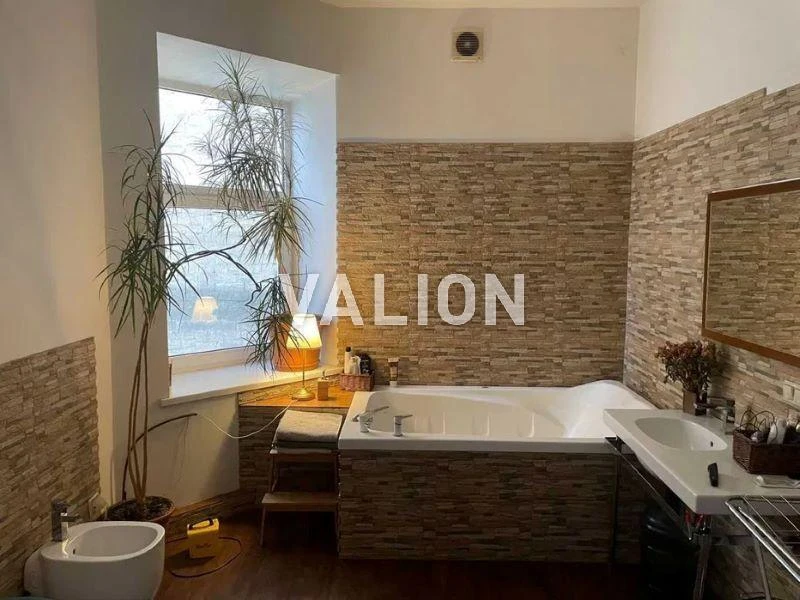 Продажа 2-комнатной квартиры на ул. Ярославской 10
