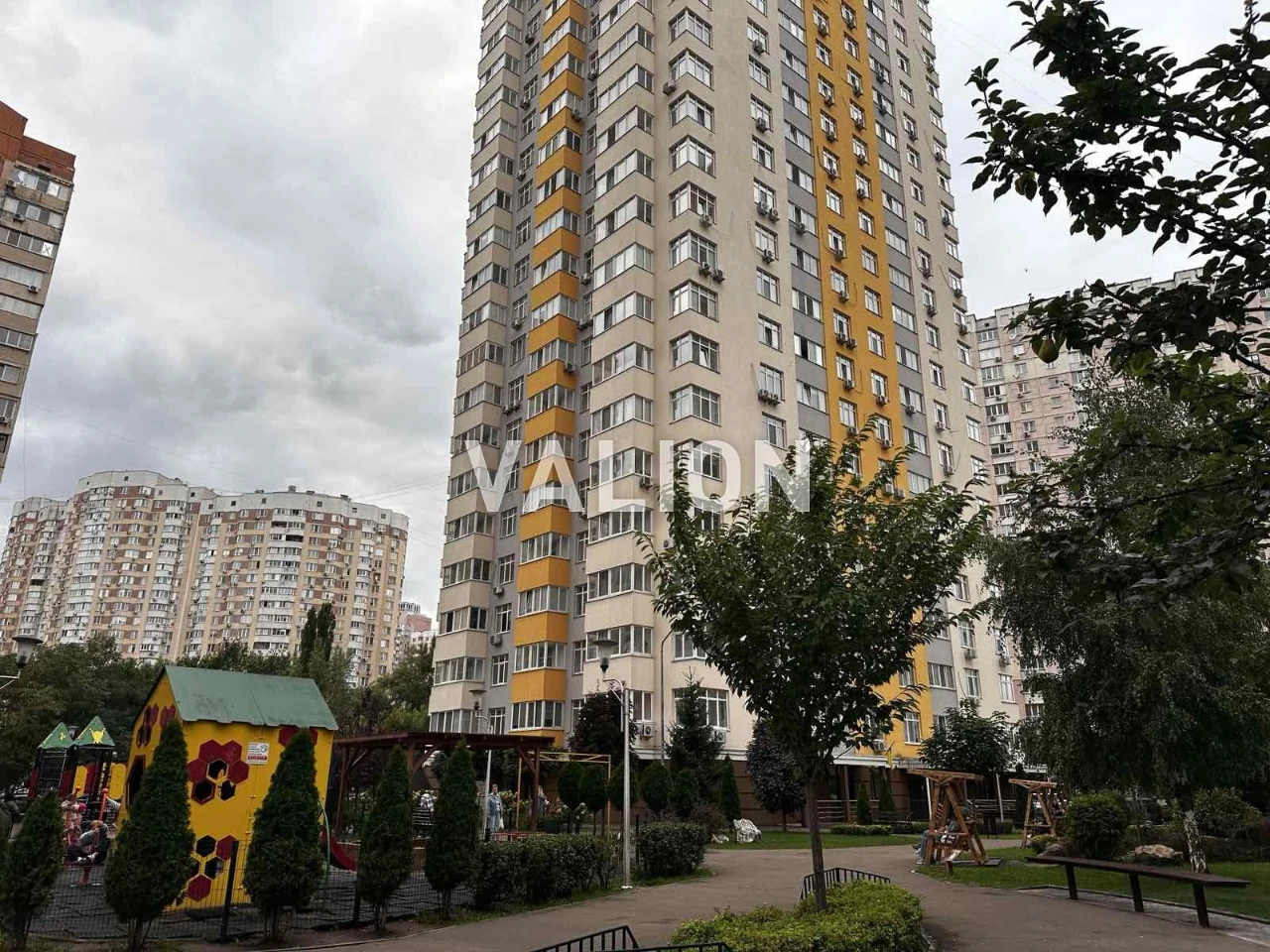 Sale of 1 apartment at вул. Olena Bzhilky 3d, ЖК Traditsia Pozniaky
