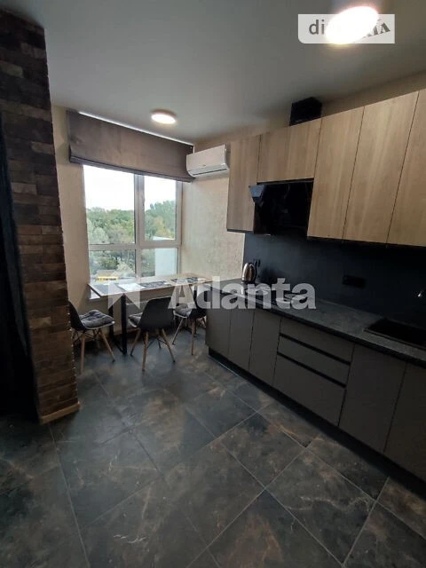 Продаж 1к квартири 41 кв. м на вул. Валерʼяна Підмогильного