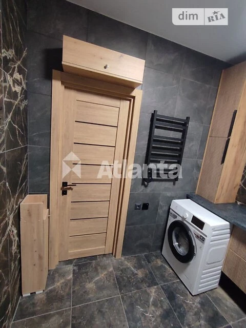 Продаж 1к квартири 41 кв. м на вул. Валерʼяна Підмогильного