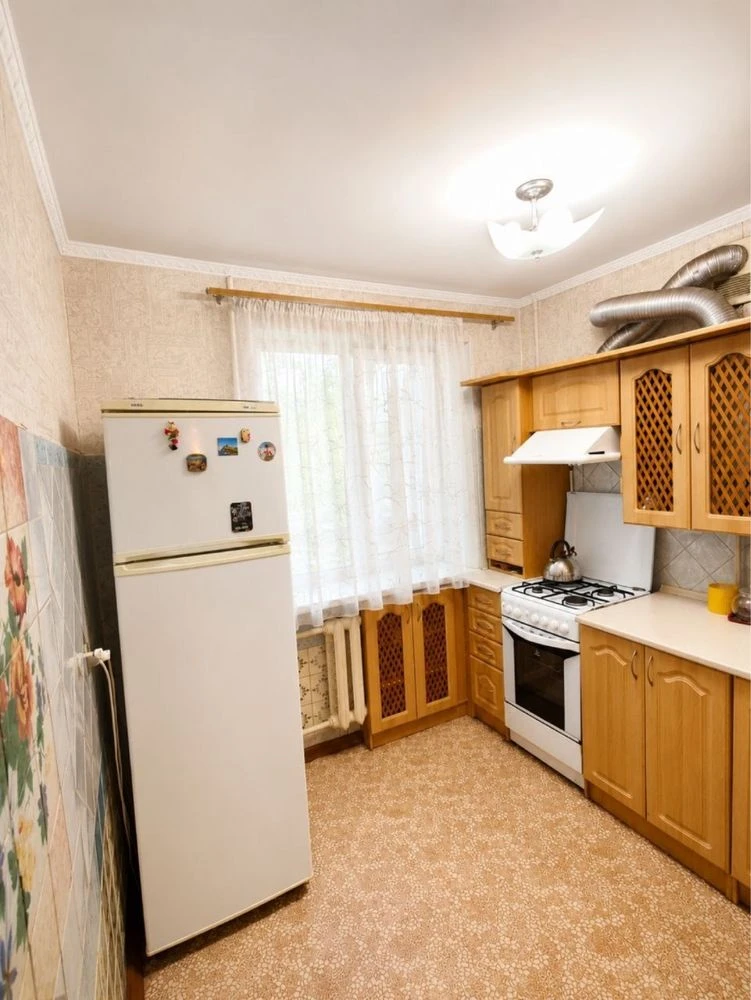 2-room apartment for sale on Pobedy Square, Komsomolov Street