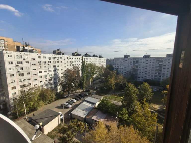 Продається трикімнатна квартира 73м2 по пр.Аерокосмічному бі