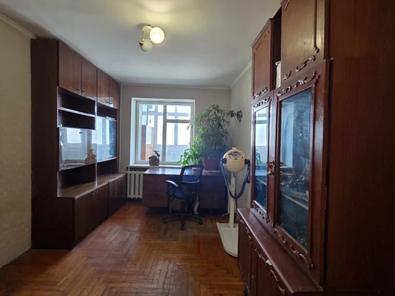 23 Августа. Продам 3 комн. квартиру на Павловом Поле.