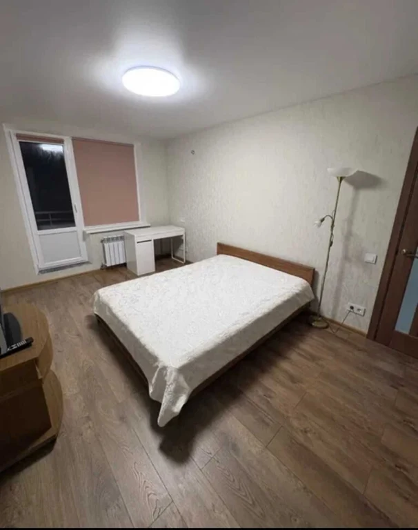 Продам 1 кВ 36 М2 метро Науки центр