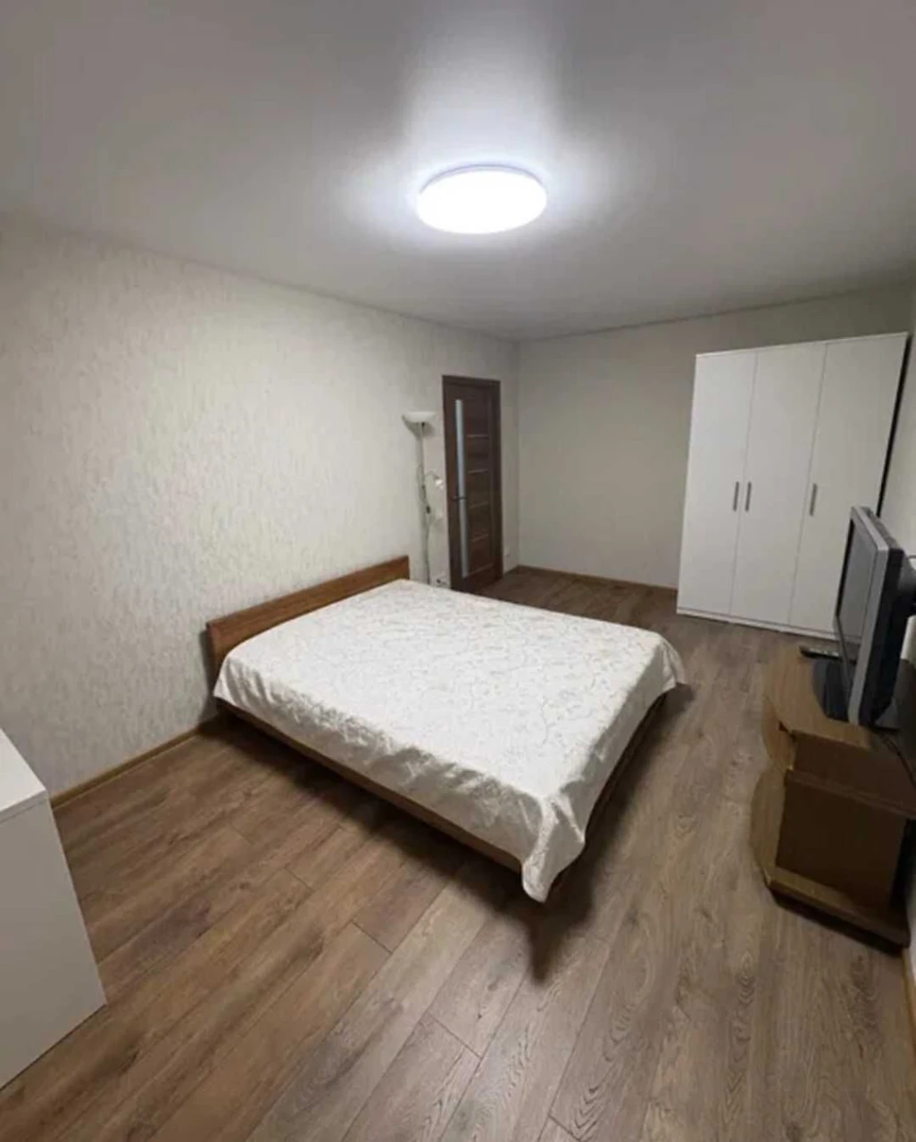 Продам 1 кВ 36 М2 метро Науки центр