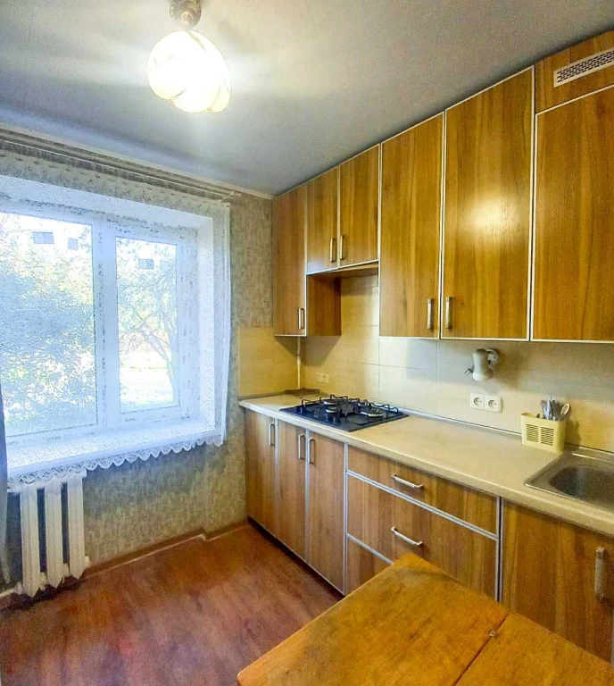 Реальный вариант. Продам 2 комн. квартиру метро 23 Августа,