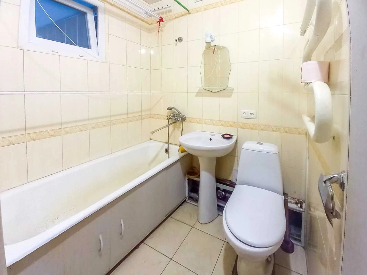 Реальный вариант. Продам 2 комн. квартиру метро 23 Августа,