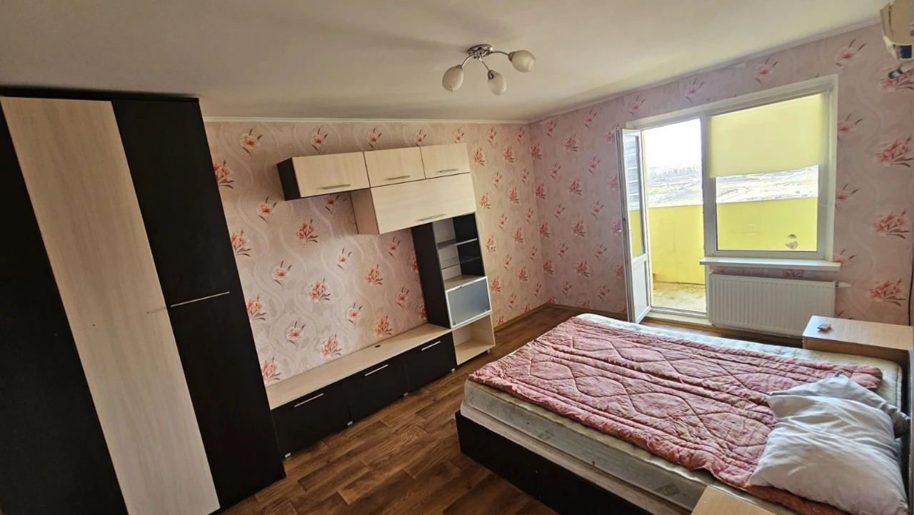 2-кімнатна квартира в довгостроковій оренді, з автономним опаленням