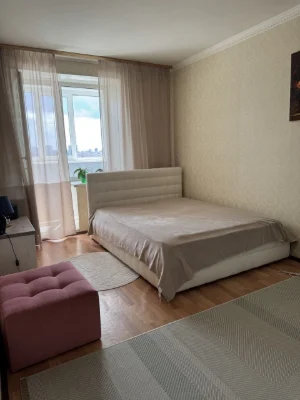 Svjatoshyn 3-room apartment