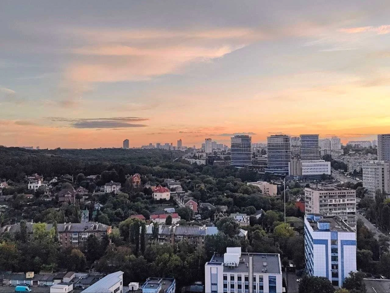 Здам в оренду євро 2-кімнатну квартиру Голосіївська 13А !