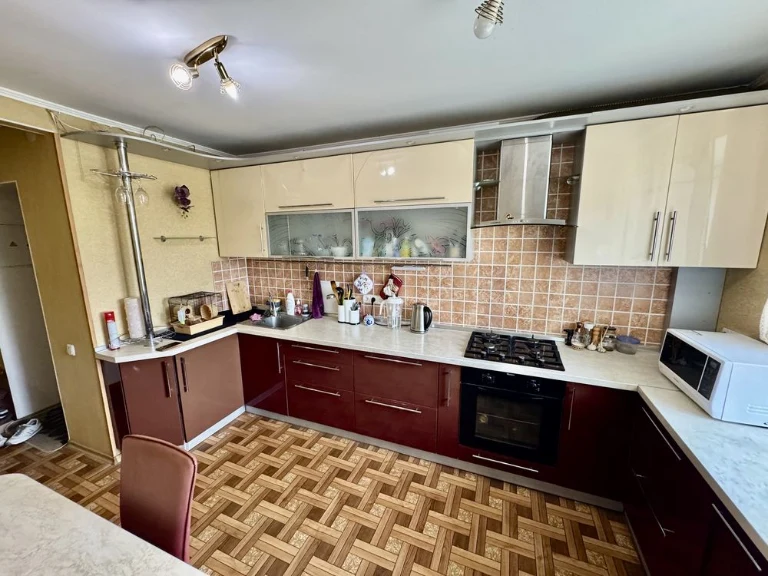 For sale 2-room apartment on Chkalova Street, 53 sq.m.