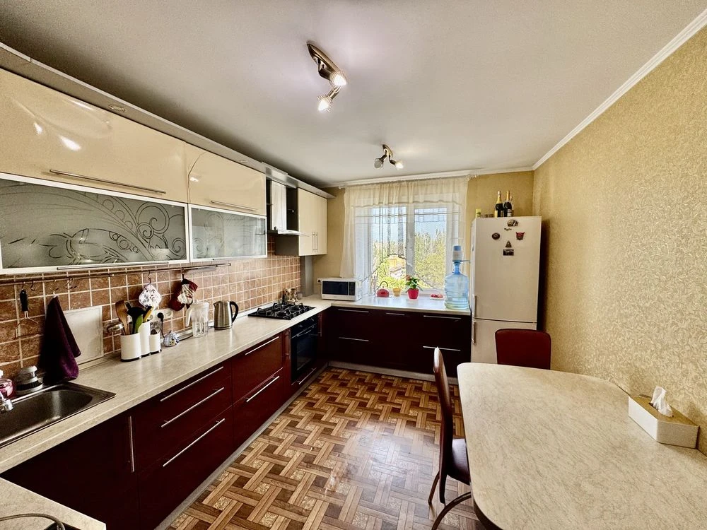 For sale 2-room apartment on Chkalova Street, 53 sq.m.