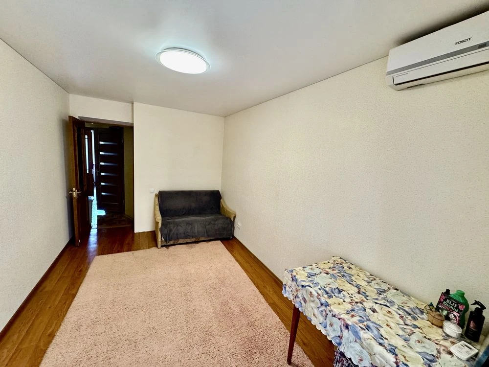 For sale 2-room apartment on Chkalova Street, 53 sq.m.