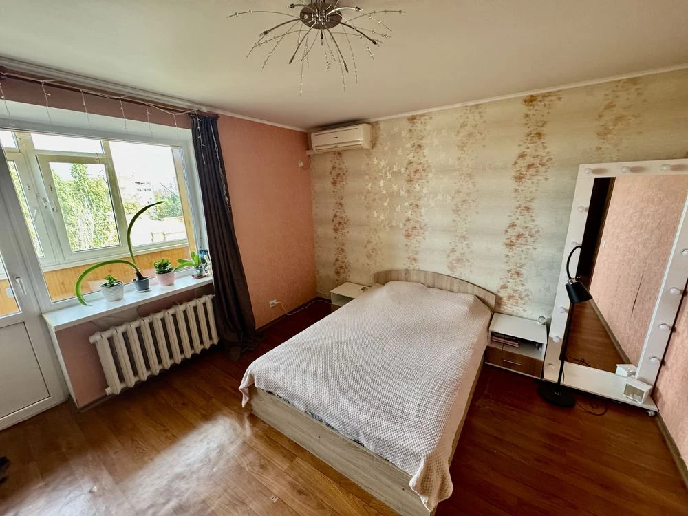 For sale 2-room apartment on Chkalova Street, 53 sq.m.
