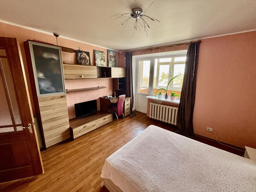 For sale 2-room apartment on Chkalova Street, 53 sq.m.