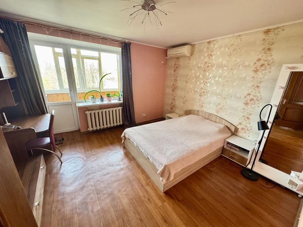 For sale 2-room apartment on Chkalova Street, 53 sq.m.