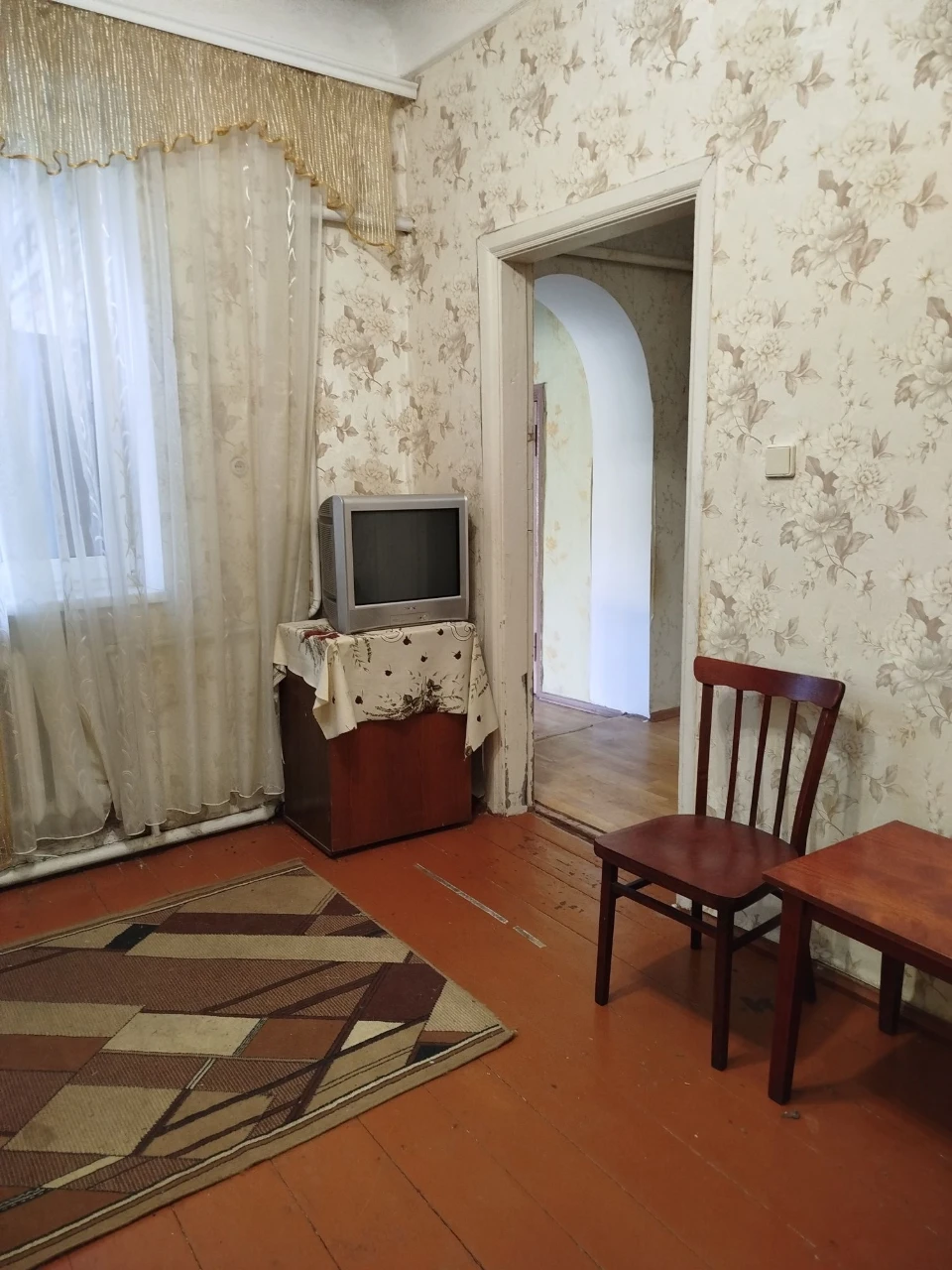 Sale of a 2-room apartment (57m²) with a separate courtyard and GARAGE!