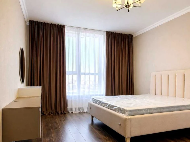 Apartment. Ivan Vykhovs'kyi Street, Kyiv