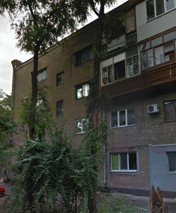 3-room apartment in the Metallurg Avenue district