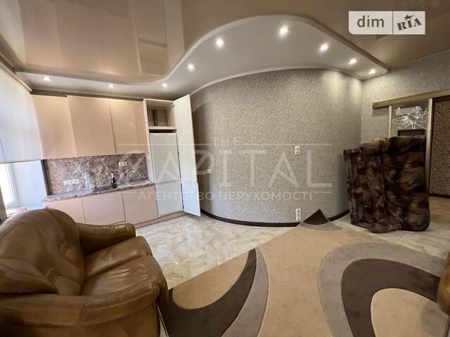 Sale of 2-room apartment 80 sq. m. on Velyka Vasylkivska 71/