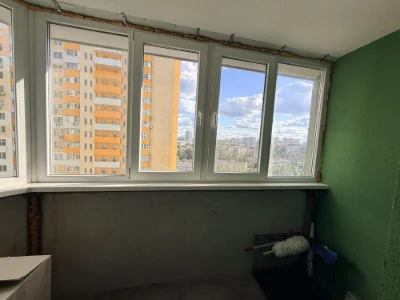 Продаж 1к квартири з ремонтом і меблями, ЖК "Амурський", метро