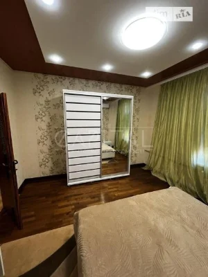 Sale of 2-room apartment 80 sq. m. on Velyka Vasylkivska 71/