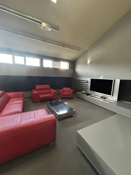 Apartment in the very center of Odessa! 1000 USD per meter! Possible to rent