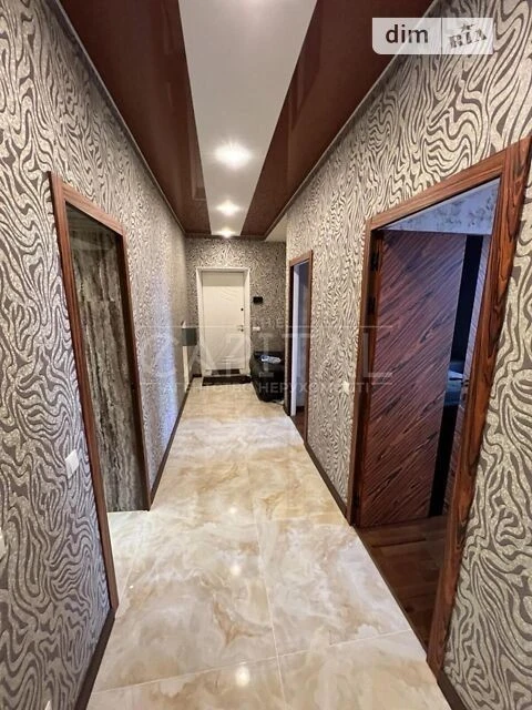Sale of 2-room apartment 80 sq. m. on Velyka Vasylkivska 71/