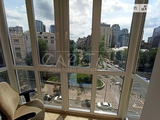 Sale of 2-room apartment 80 sq. m. on Velyka Vasylkivska 71/