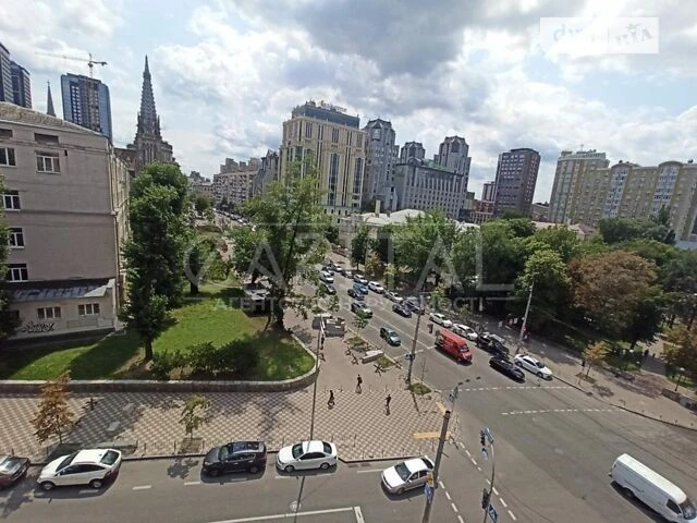 Sale of 2-room apartment 80 sq. m. on Velyka Vasylkivska 71/