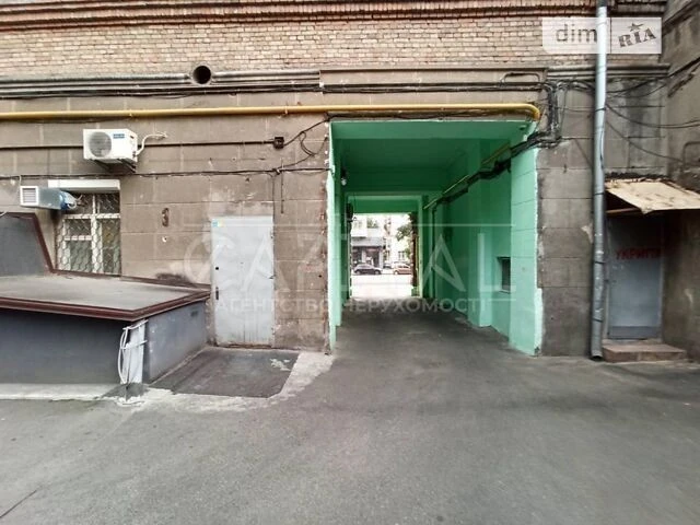 Sale of 2-room apartment 80 sq. m. on Velyka Vasylkivska 71/