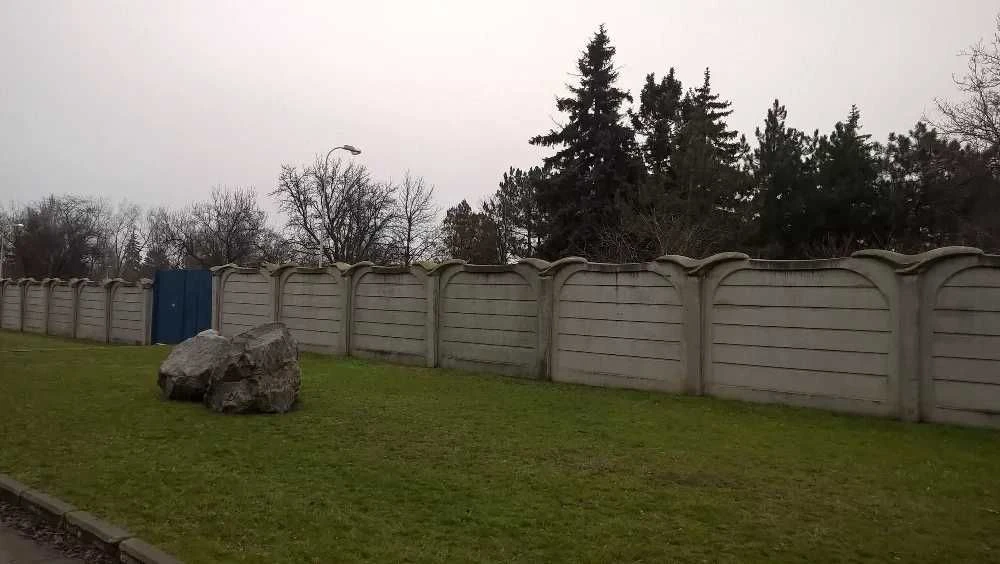 Продається ділянка у Великому Лузі, вул. Центральна. Дорога асфальтована.
