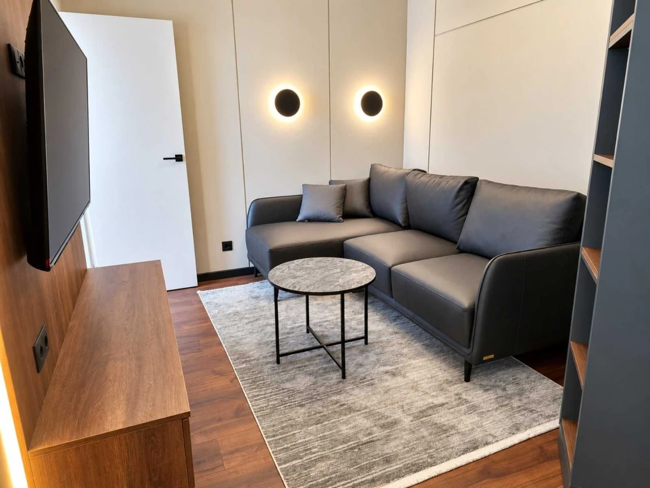 Studio Apartment with River and Mountain View | Modern Renovation | Knaginin