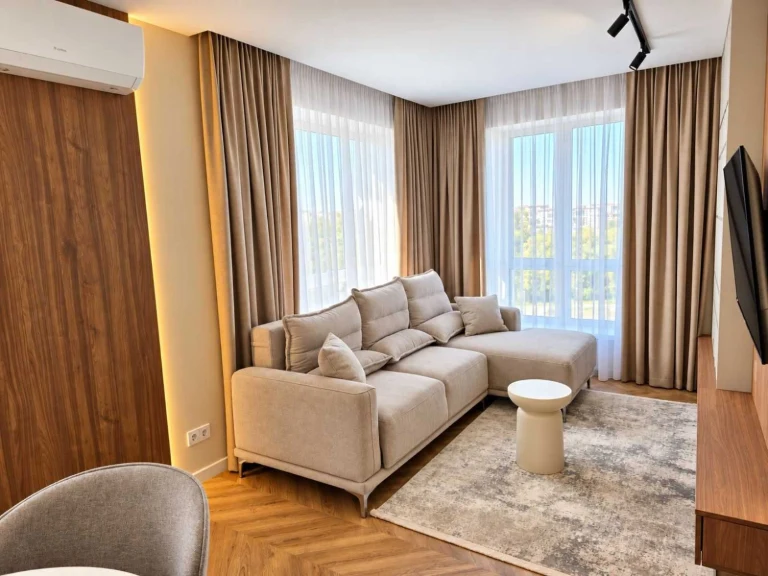 Stylish 1-bedroom apartment! Kitchen-living room + bedroom, renovated, ЖК Кн
