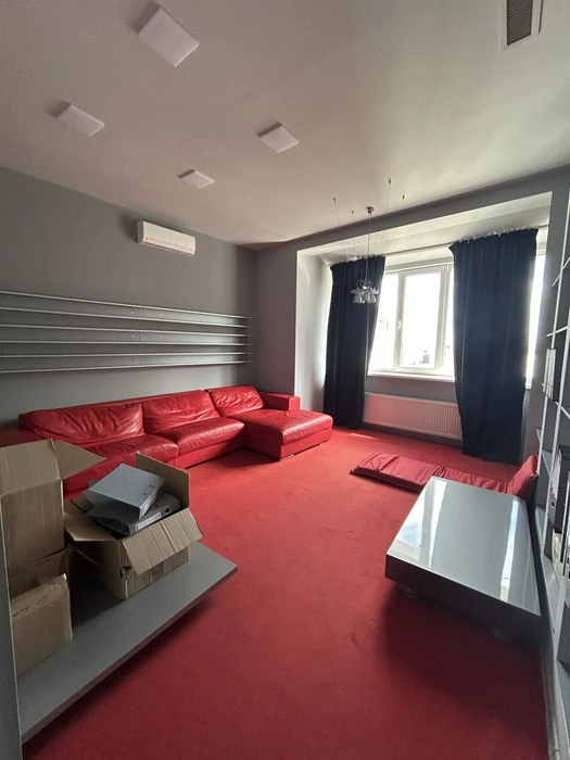 Apartment in the very center of Odessa! 1000 USD per meter! Possible to rent