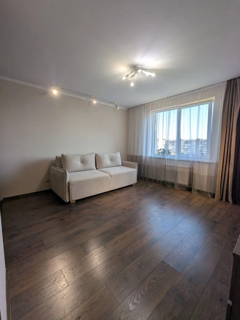 Sale of a 1-bedroom apartment in a new building on Vypasova Street