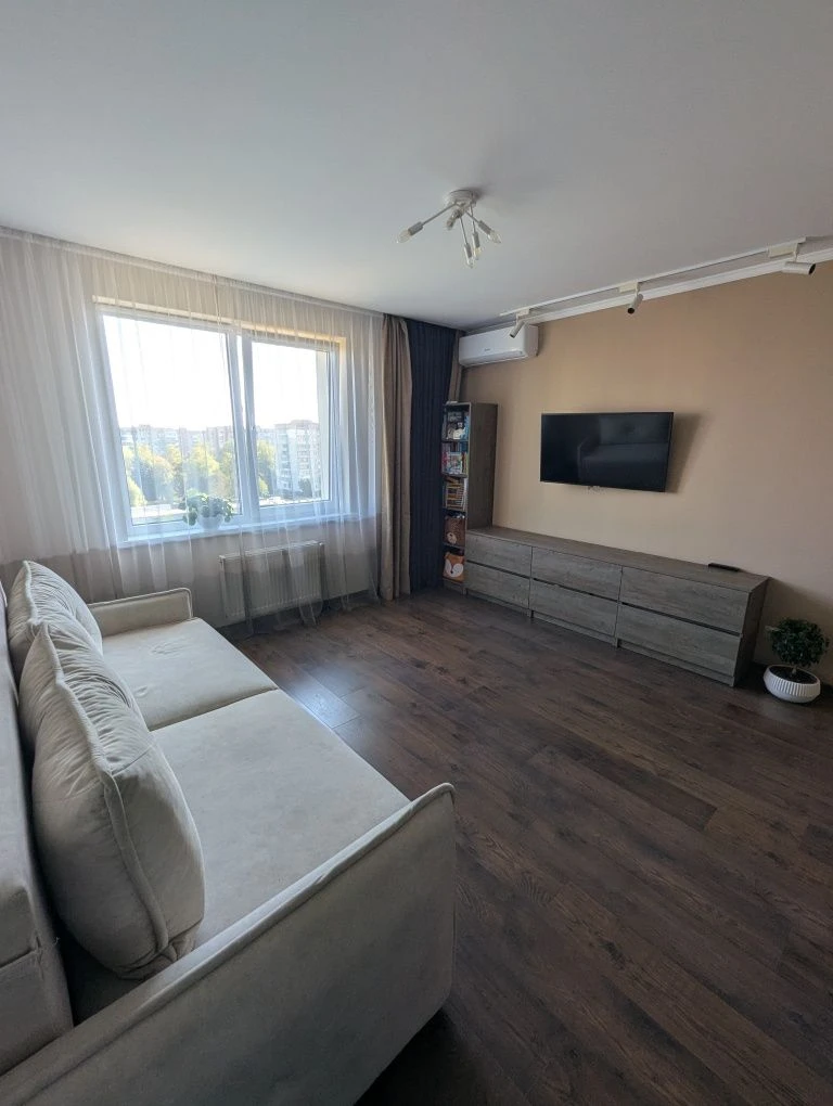 Sale of a 1-bedroom apartment in a new building on Vypasova Street