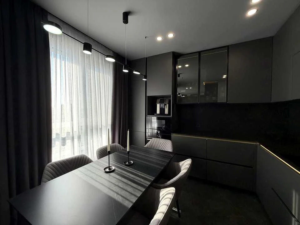 Apartment. Chernivtsi, Vienський Proyiz